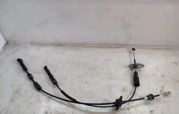 KIA Sportage Gear shift cable linkage