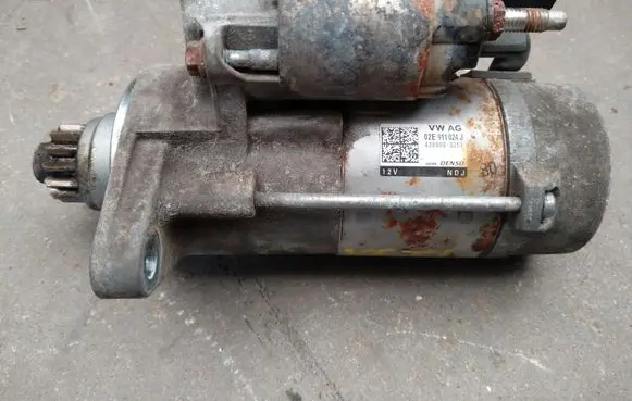 Skoda Yeti (5L) Starter motor 02E911024J
