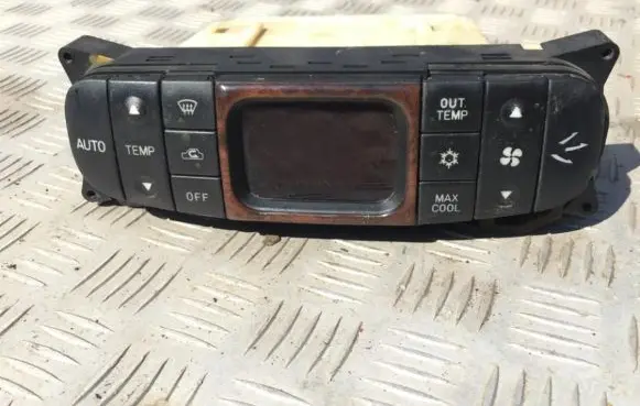 Mitsubishi Carisma Climate control unit MB947679 CAB502A005