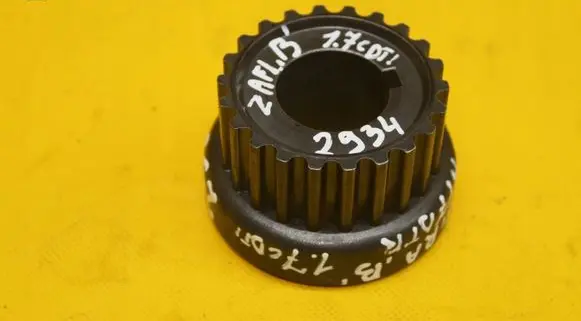 Opel Zafira B Crankshaft gear 