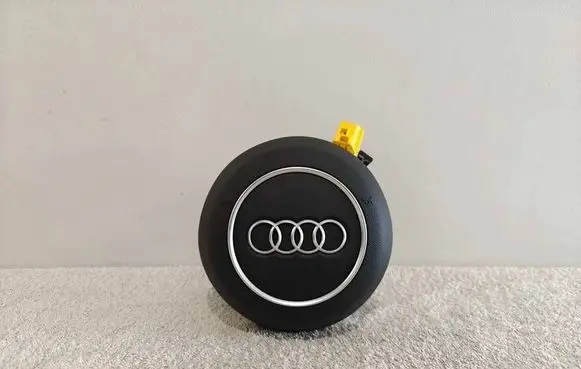Audi A1 Steering wheel airbag 82A880201G T82A201 638245200