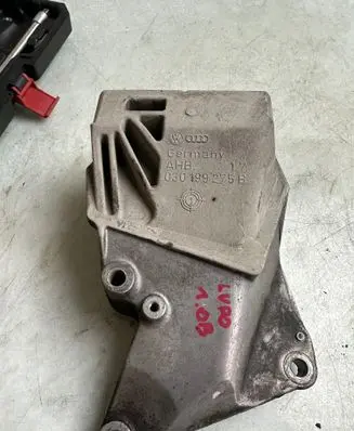 Volkswagen Lupo Engine mounting bracket 030199275B
