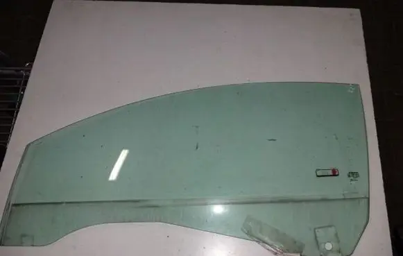Volvo C70 Sliding door window/glass 