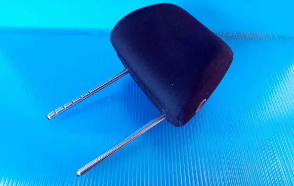 Volkswagen PASSAT B6 Front seat headrest 