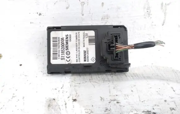 Renault Scenic II - Grand scenic II Ignition key card reader 8200125077