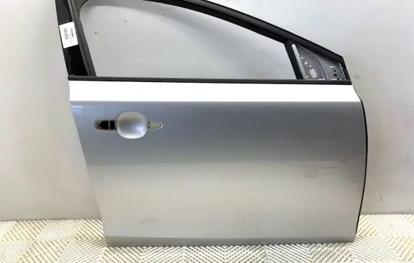 Volvo V40 Front door 711