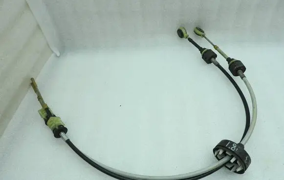 Gear shift cable linkage