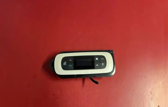 Chrysler Pacifica Climate control unit P6WL30PD2AA 6WL30PD2AA