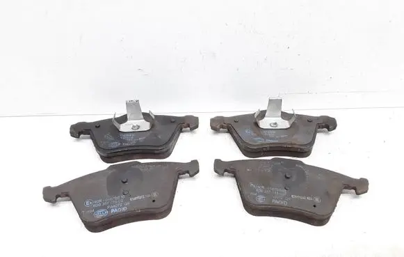 Volvo V60 Brake pads (front) 