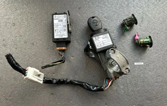 Nissan King Cab, Navara Ignition lock K9810VK400 285963Y50