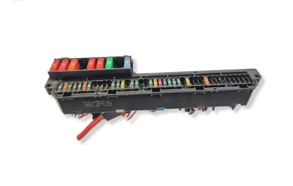 BMW 5 E60 E61 Fuse module 6957330