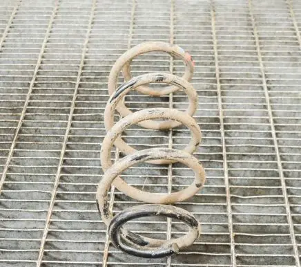 Mercedes-Benz GLA W156 Rear coil spring