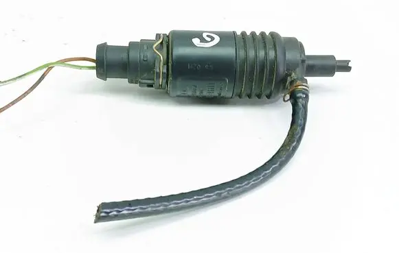 Audi A4 S4 B5 8D Windscreen/windshield washer pump 4A0955651