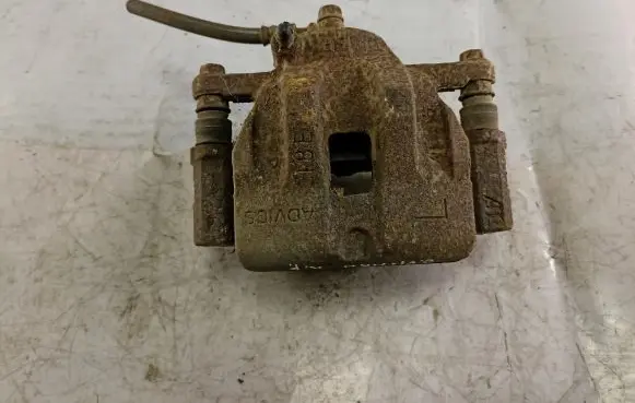 Suzuki Grand Vitara II Front brake caliper