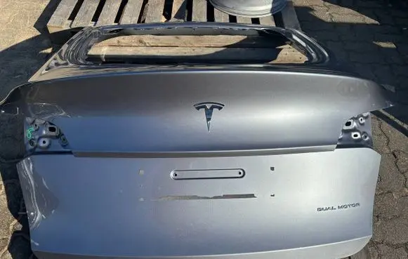 Tesla Model Y Truck tailgate 1493410E0A