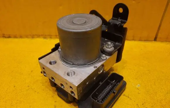 Mercedes-Benz V Class W447 ABS Pump A4479003802