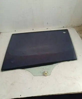 Mazda 5 Sliding door window/glass 
