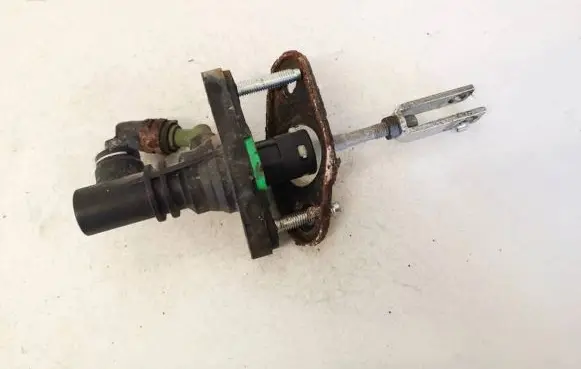 Clutch master cylinder