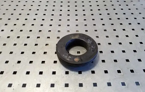 Coil spring mount