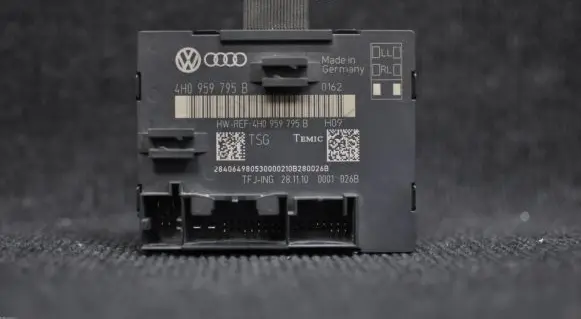 Volkswagen Touareg II Door control unit/module 4H0959795B