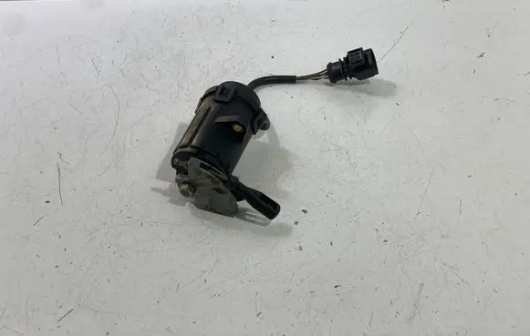 Volkswagen PASSAT B4 Accelerator pedal position sensor 443721759C