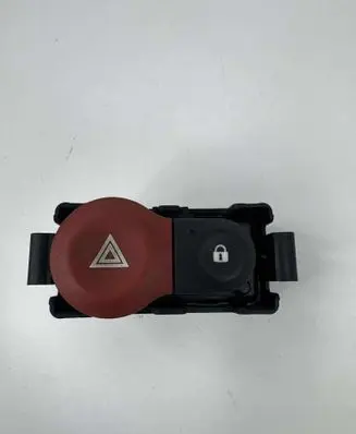 Renault Clio III Hazard light switch 8200214896