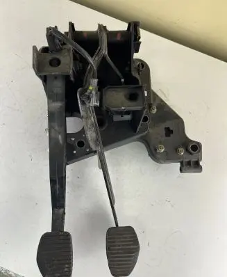 Citroen C5 Pedal assembly 9654751080