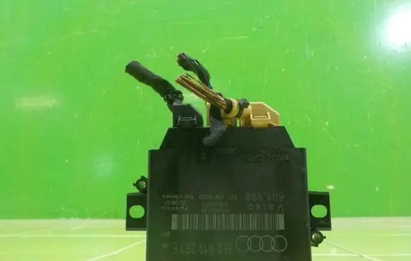 Audi A4 S4 B7 8E 8H Central body control module 8E0919283E