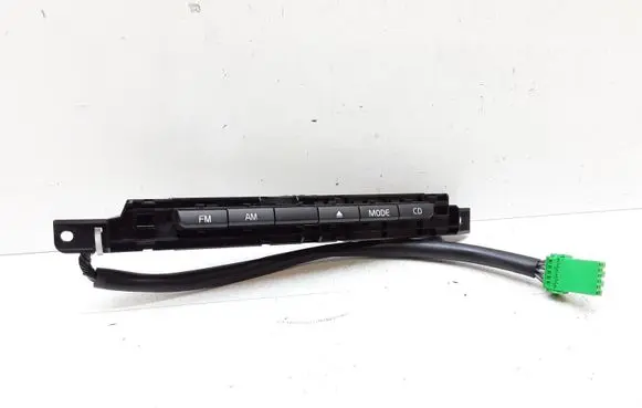 Head unit multimedia control