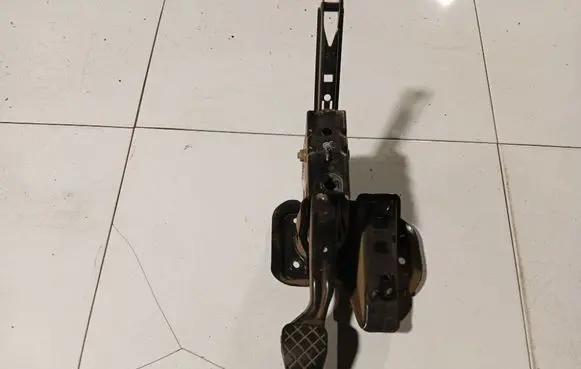 Audi A3 S3 8L Clutch pedal 