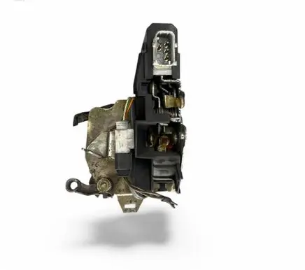 BMW 7 E38 Front door lock 51218235102 8235102