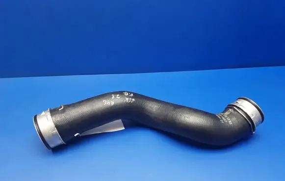 Mercedes-Benz CLK A209 C209 Intercooler hose/pipe A2095281082