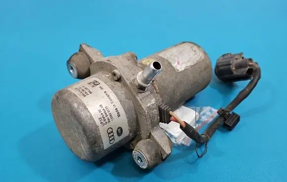 Audi A8 S8 D4 4H Vacuum pump 8R0614215 IMPRK1577086