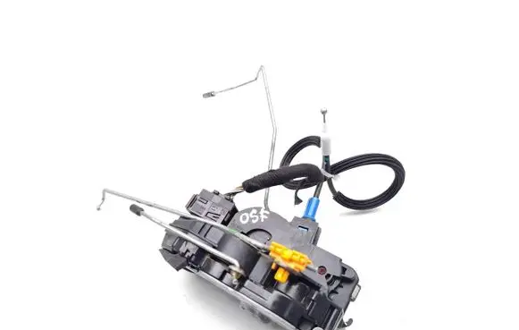 Opel Mokka Front door lock 1355684