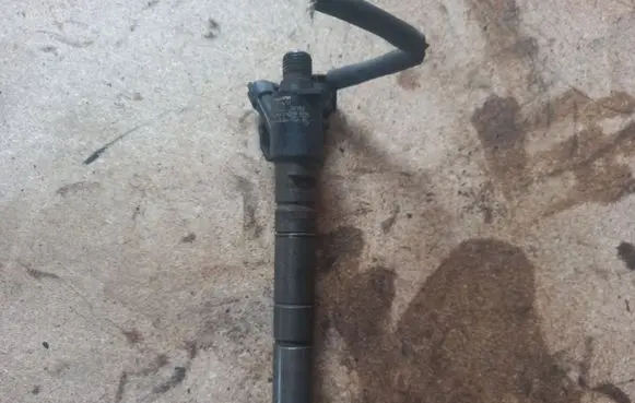 Volvo V70 Fuel injector 31272690 0445116