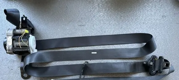 Nissan Patrol Y61 Front seatbelt 86885VD160