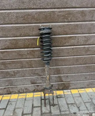 Mercedes-Benz ML W164 Front shock absorber/damper 18137 F2024