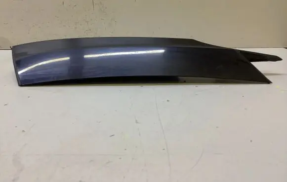 Land Rover Discovery 5 (D)pillar trim (top) HY3229148
