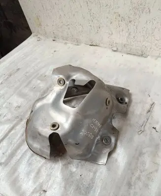 Mazda CX-30 Heat shield in engine bay 