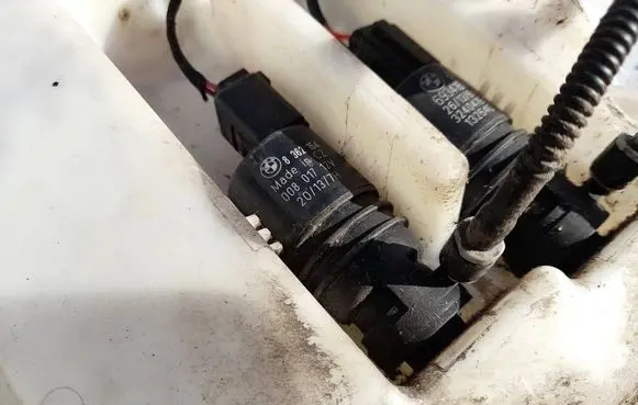 BMW 5 F10 F11 Windscreen/windshield washer pump 8362154