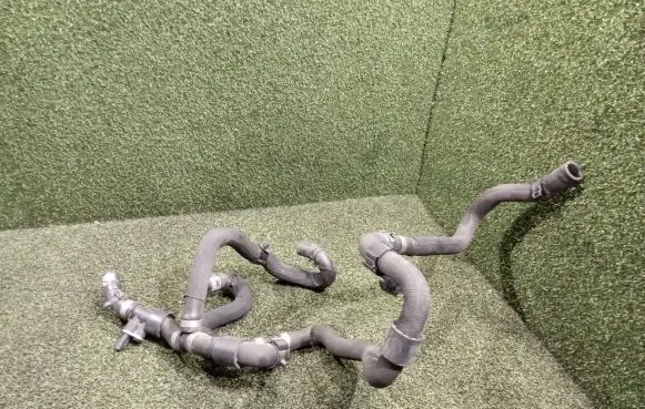 Porsche Cayenne (9Y0 9Y3) Engine coolant pipe/hose 9Y0121140C 9Y0121140 1000518059