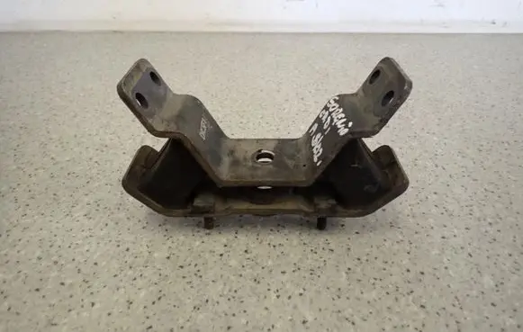 KIA Sorento Engine mount vacuum valve 