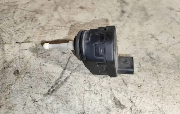Volvo S40, V40 Headlight level adjustment motor 007878 31g56b