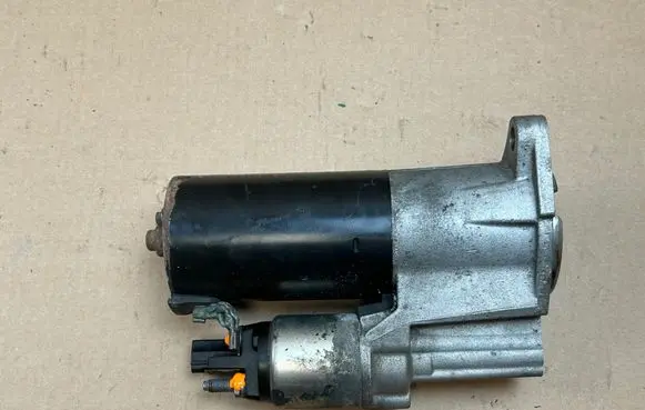 Audi Q7 4L Starter motor 012911023H