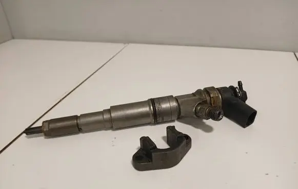 BMW 5 E60 E61 Fuel injector 0445110216 7793836