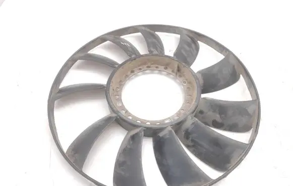 Volkswagen PASSAT B5 Fan impeller NR058121301B