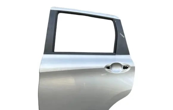 Nissan Note (E12) Front door