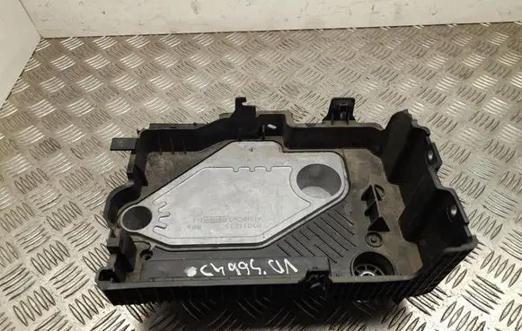 Renault Clio V Battery tray P1011233
