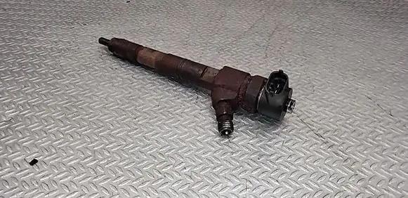 Opel Insignia A Fuel injector 0445110327