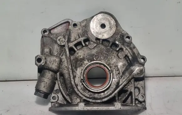 Volkswagen II LT Oil pump 074115109B
